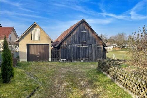 Zusätzliche Erweiterungsmöglichkeit Garage und Schuppen - 