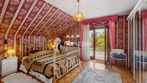 1. OG Schlafzimmer 1 - 