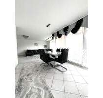 Wohnen mit Wohlfühlfaktor - Traumhafte 4-Zimmer-Wohnung mit Balkon und Tiefgaragenstellplatz - Wiesbaden Nordenstadt