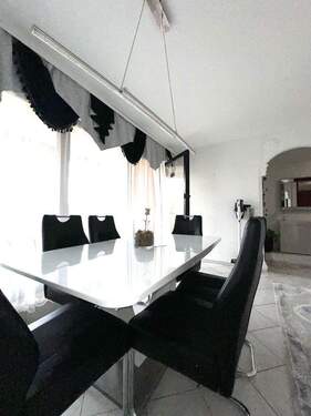 Bild 2 - 4 Zimmer Etagenwohnung zum Kaufen in Wiesbaden