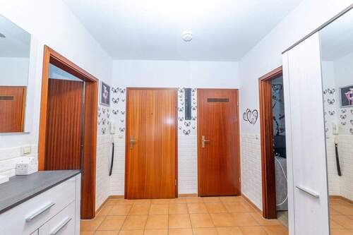 Wohnung EG rechts - 