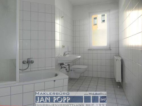 Wannenbad mit Tageslicht - 