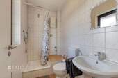 WC mit Dusche/Büro - 