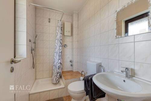WC mit Dusche/Büro - 