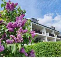 Schöne 2 Zimmer Whg. mit Weitblick in Queis, Balkon unt TG-Stellplatz!