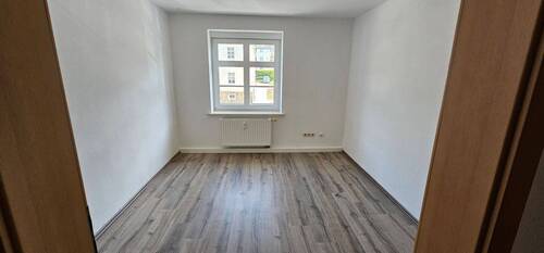 Wohnzimmer - 2 Zimmer Etagenwohnung zur Miete in Hartmannsdorf
