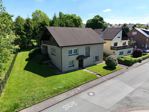 Luftbild 1 - 8 Zimmer Mehrfamilienhaus, Wohnhaus zum Kaufen in Altenbeken