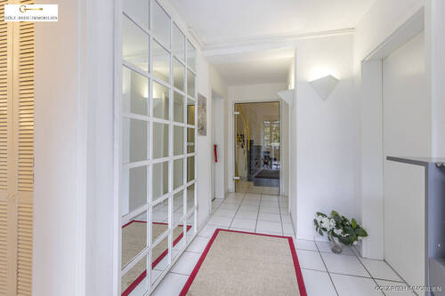 Eingangsbereich - 7 Zimmer Doppelhaushälfte zum Kaufen in Donzdorf / Winzingen