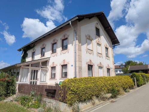 Ansicht Süd/Ost - 9 Zimmer Einfamilienhaus zum Kaufen in Gangkofen
