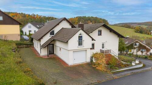 Blick auf Garage und Rohbau - 