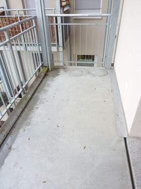 03_Balkon_10983.JPG - 2 Zimmer Etagenwohnung in Leipzig