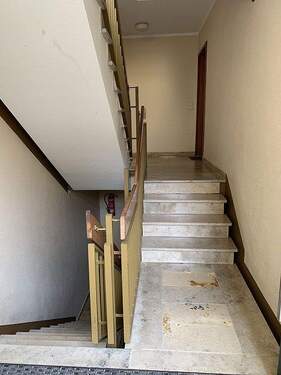 Hauseinang - 4 Zimmer Etagenwohnung in Mainz