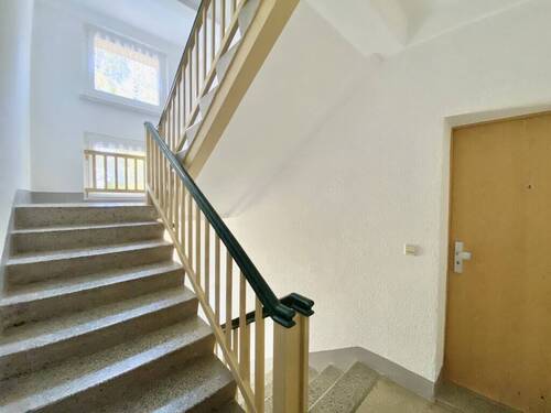 Treppenhaus - 4 Zimmer Etagenwohnung zum Kaufen in Friedrichswerth