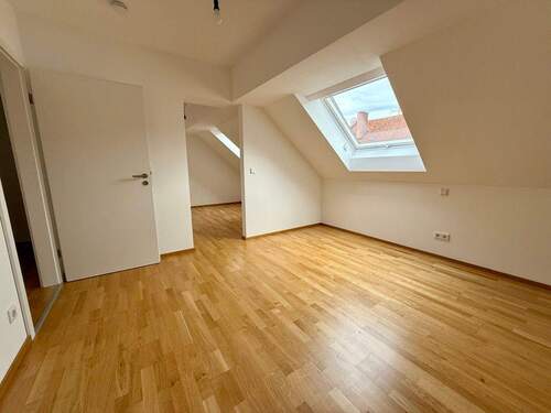 Schlafzimmer mit Ankleide - 