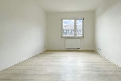 Schlafzimmer - 3 Zimmer Etagenwohnung zur Miete in Plauen