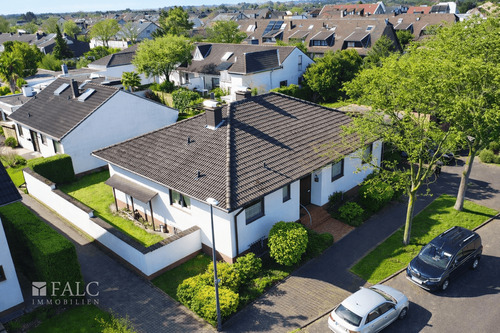 Seitenansicht - 1 Zimmer Einfamilienhaus zum Kaufen in Köln-Zündorf