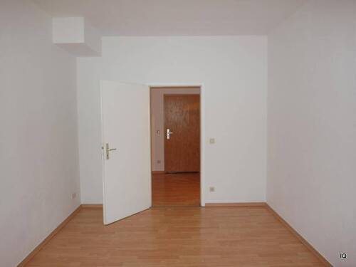 Wohnzimmer - 2 Zimmer Etagenwohnung zur Miete in Dresden
