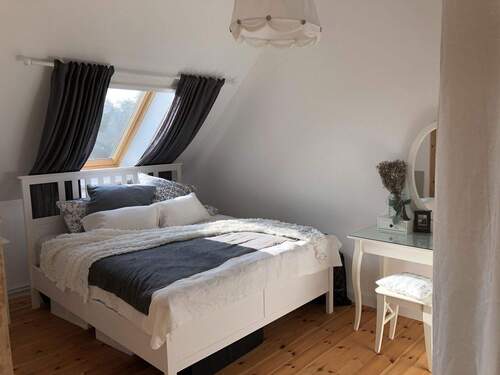 Schlafzimmer - Top renovierte Altbauwohnung DG mit Gartennutzung