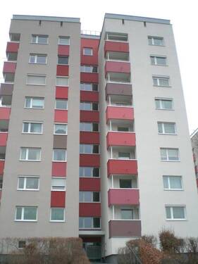 Hausansicht - TOP gepflegte 2-Zi. Wohnung mit herrlichem Weitblick Nürnberg - Eibach Wohnung mieten