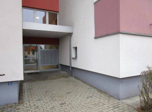 Hauseingang - 2 Zimmer Etagenwohnung zur Miete in Nürnberg