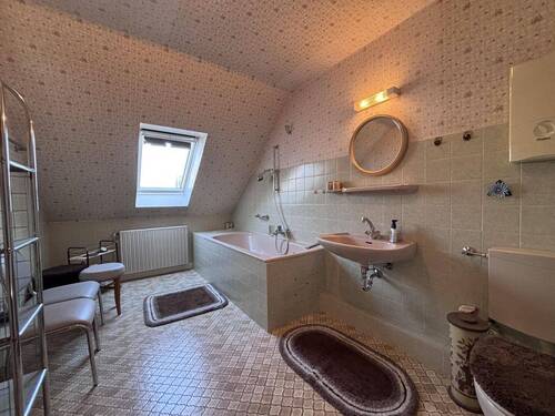 Wannenbad Dachgeschoss - 