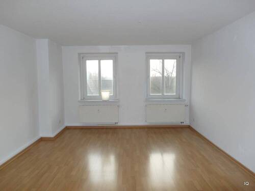 Wohnzimmer (Beispielbild) - 2 Zimmer Etagenwohnung zur Miete in Riesa