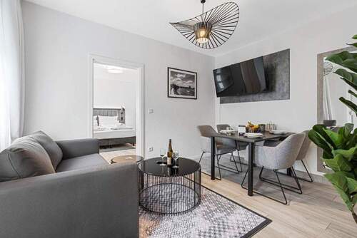 hochwertige Ausstattung - 1 Zimmer Mehrfamilienhaus, Wohnhaus in Herzogenaurach