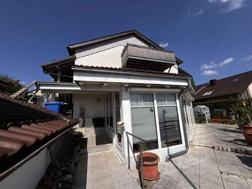 Zugang zum Haus - 1 Zimmer Mehrfamilienhaus, Wohnhaus in Johanniskirchen
