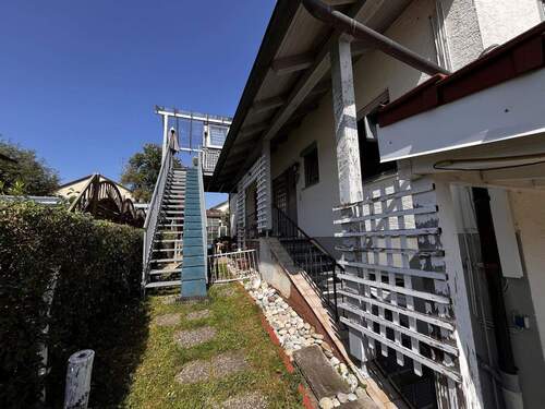 Außentreppe zur Wohnung DG - 