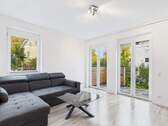 Wohnzimmer - Voll möblierte Maisonette mit Garten in Grafrath - ruhig, modern, gut angebunden