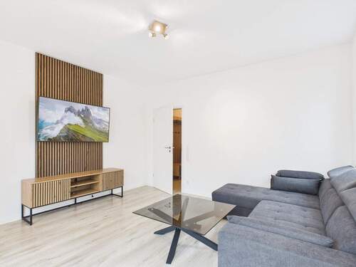 Wohnzimmer - 2 Zimmer Etagenwohnung zum Kaufen in Grafrath