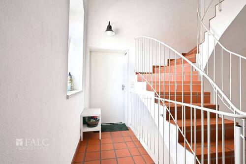 Wohnungseingang - Etagenwohnung mit 55,00 m² in Köln zum Kaufen