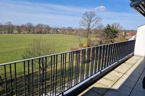 Balkonausblick - 3 Zimmer Etagenwohnung in Stapelfeld
