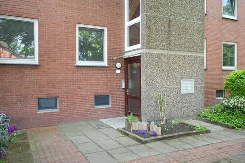 Hauseingang - Etagenwohnung mit 65,00 m&sup2; in Bremen zur Miete