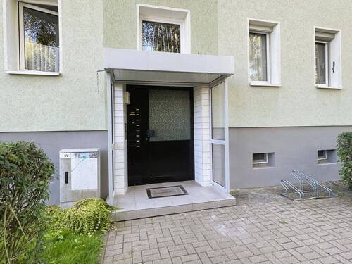 Haus Eingang - 2 Zimmer Etagenwohnung zum Kaufen in Sondershausen