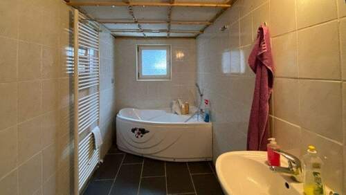 Badezimmer - Doppelhaushälfte mit 120,00 m² in Oderwitz zum Kaufen