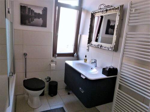 saniertes Bad, Blick 3 - 