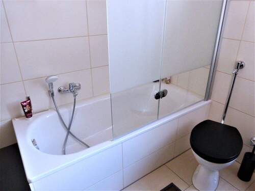 saniertes Bad, Blick 4 - 