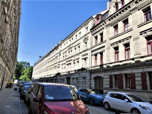 einzigartiges Altbau-Ensemble, Blick 1 - 3 Zimmer Etagenwohnung zur Miete in Fürth