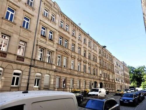 einzigartiges Altbau-Ensemble, Blick 2 - 3 Zimmer Etagenwohnung in Fürth