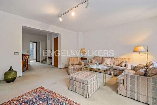 Blick vom Wohnzimmer Richtung Essbereich/Windfang - 