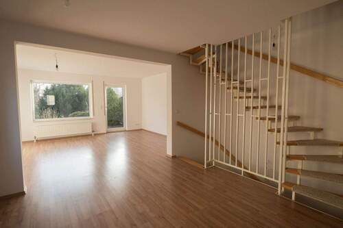 Esszimmer - 6 Zimmer Doppelhaushälfte zur Miete in Berlin