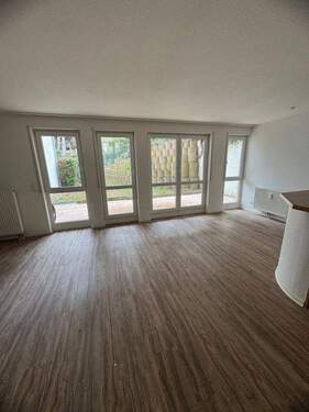 Wohnzimmer - 2 Zimmer Etagenwohnung zur Miete in Denkendorf