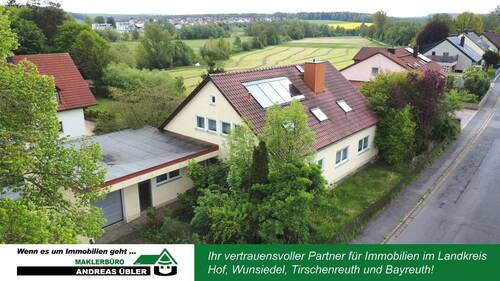 Titelbild - Großzügiges Wohnhaus in familiärer Nachbarschaft in Waldsassen