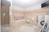 Großes Badezimmer - 