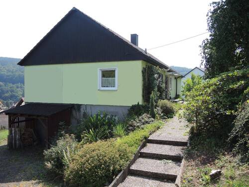 Ansicht vom Hof - Einfamilienhaus mit 201,00 m² in Bad Brückenau zum Kaufen
