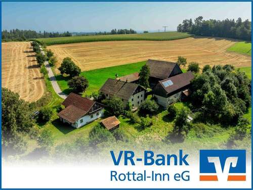 Bild 1 - Ein wahres Unikat - Rottaler Vierseithof mit Gästehaus und viel Grund