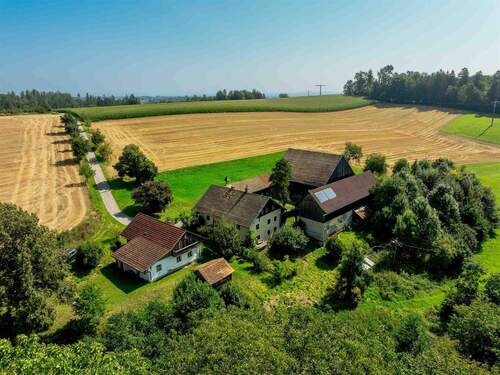 Luftbild - 5 Zimmer Bauernhaus, Landhaus zum Kaufen in Malching
