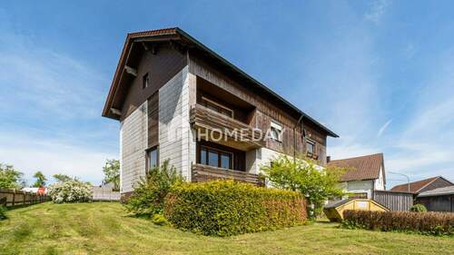 Außenansicht 2 - Vielfältige Investitionschance: Charmantes Mehrfamilienhaus mit Potenzial in Windischeschenbach