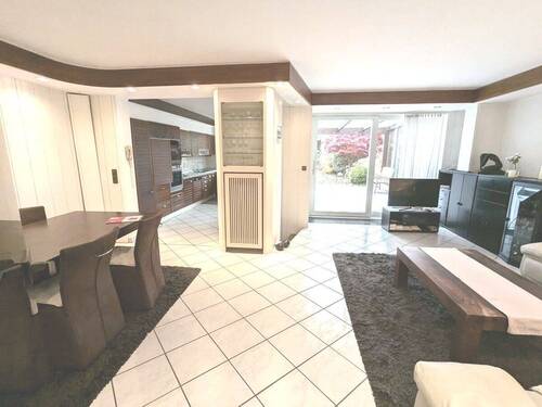 Wohn- und Essbereich mit offener Küche - 